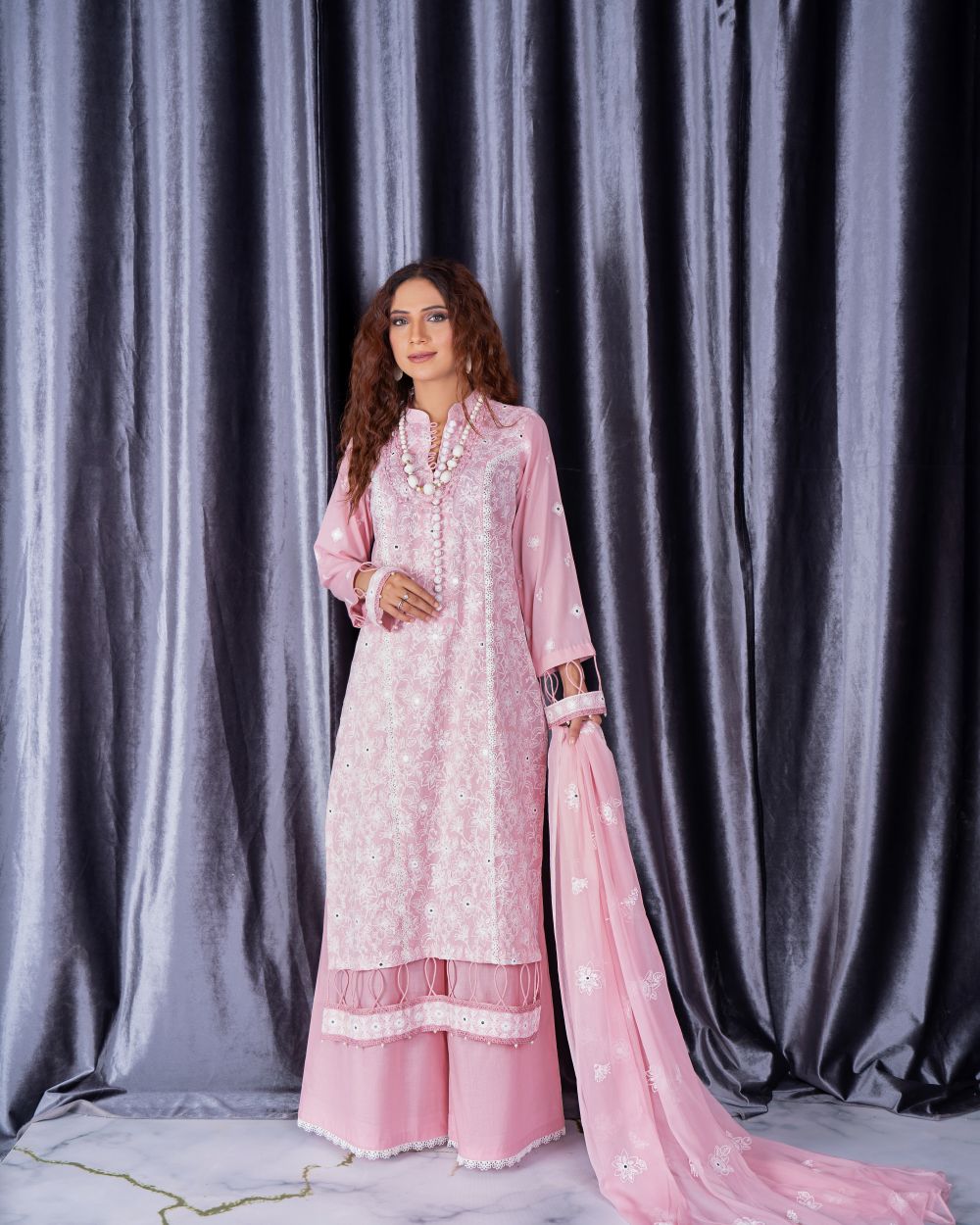 Rose Chikan Set in Rose